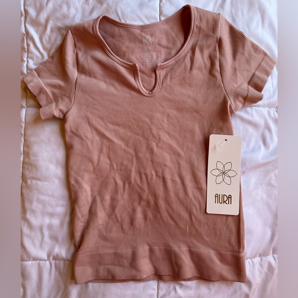 Aura Fitted Ribbed Tee
